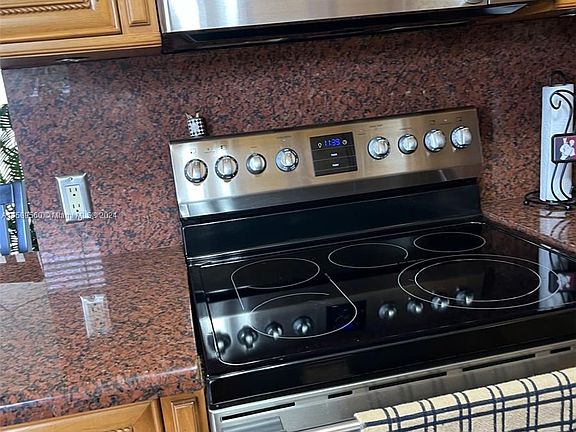 4th image of 2851 Leonard Dr APT J101