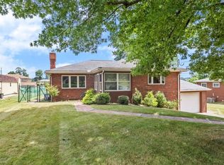 90 Hart St, Houston, PA 15342