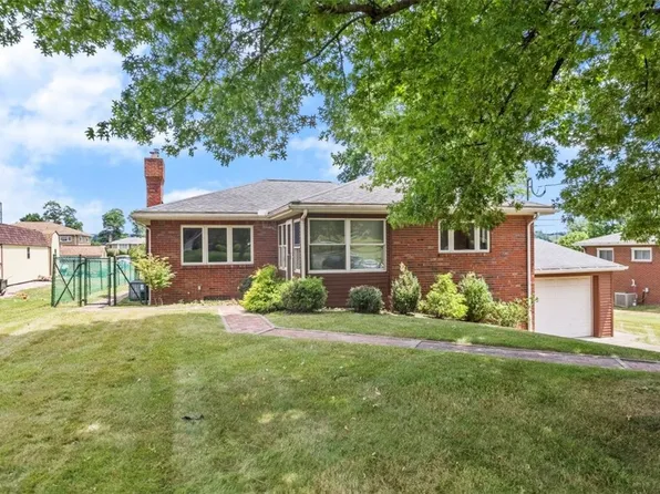 90 Hart St, Houston, PA 15342