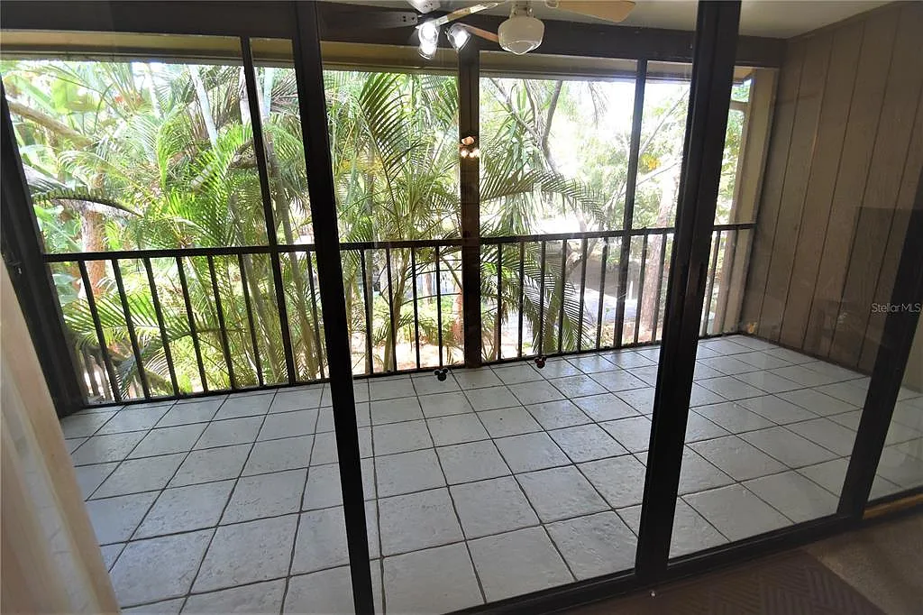 2 bed, 1112 sqft, $2,000 — Photo 2