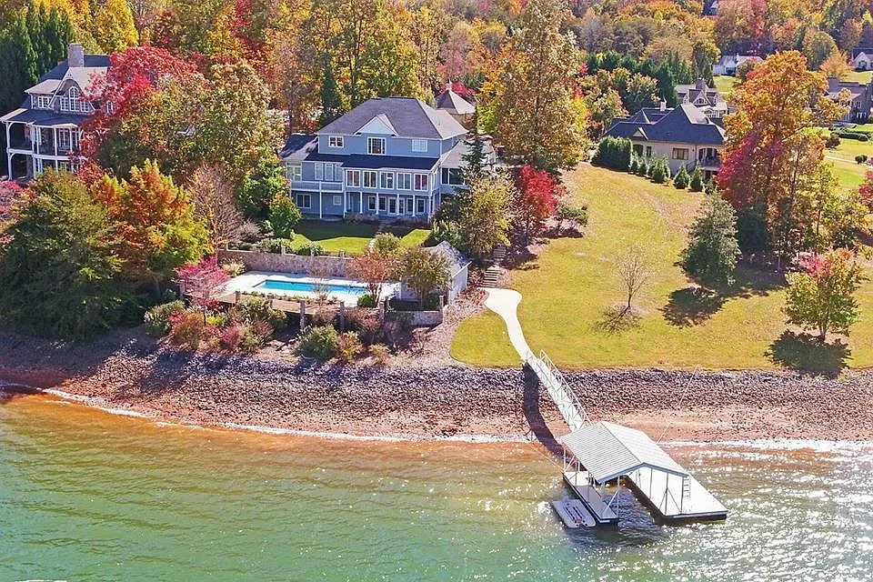 1951 Island View Dr