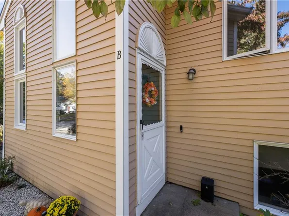 17 Cork Cir #B, Millville, MA 01529