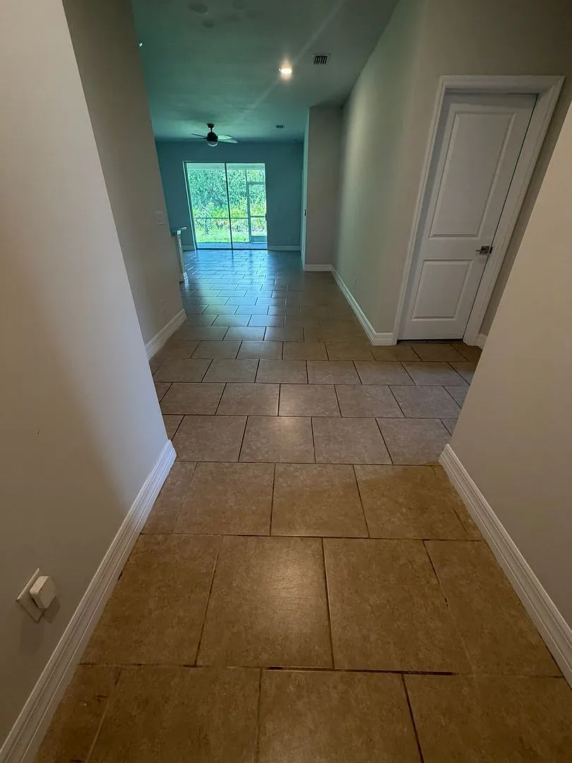 3 bed, 2.0 bath, 1250 sqft, $1,595 — Photo 3