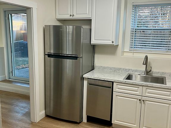 2nd image of 17 Noxon St #17