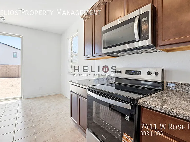 7411 W Rose Ln — Photo 12