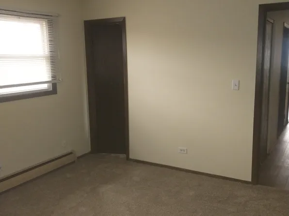 (undisclosed Address), Hazel Crest, IL 60429