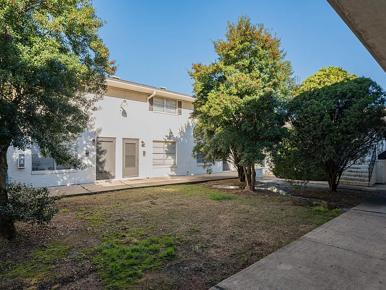 3200 Hillside Ave — Photo 10