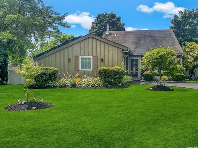 8 Rustic Avenue, Medford, NY, 11763