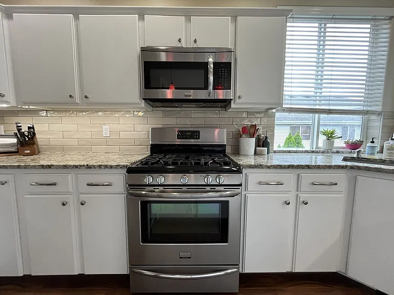 14199 SW Tewkesbury Dr — Photo 8