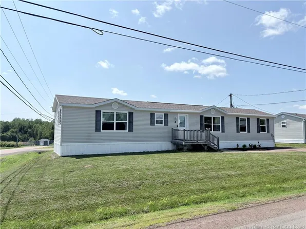 2 Scotch Pine St, Moncton, NB E1H 3C5