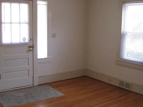 822 Lockland Ave, Winston Salem, NC 27103