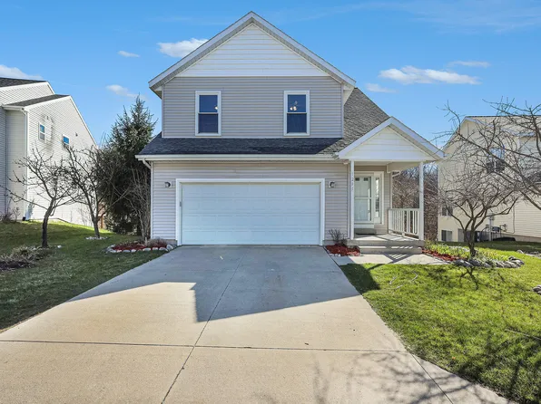 1295 Highland Hill Dr SE, Lowell, MI 49331