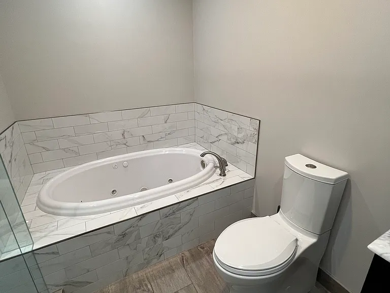 438 N Center St #404 — Photo 4