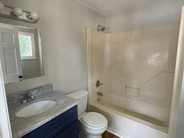 1632 Old West Broad St — Photo 13