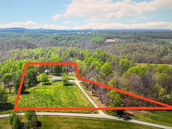 2nd image of 1077 Sims Ridge Rd