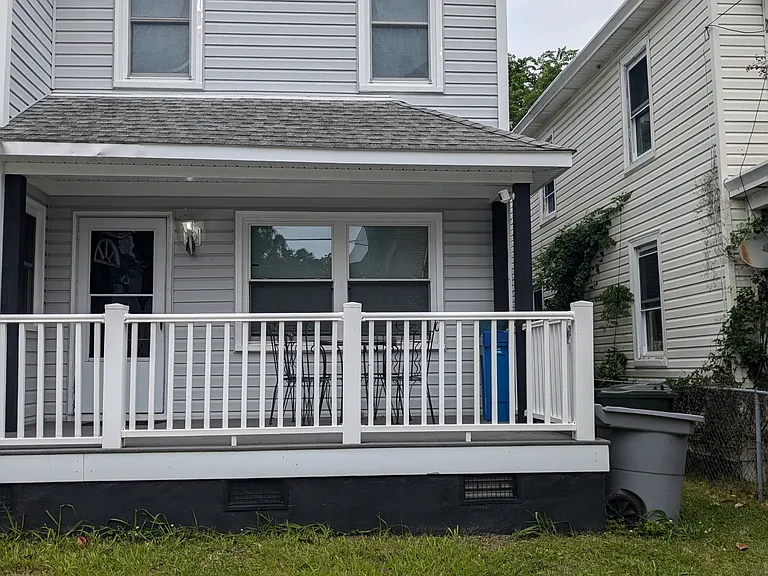 226 Chapel St — Photo 12