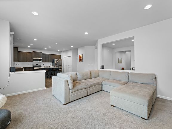 5th image of 1019 31st St NW