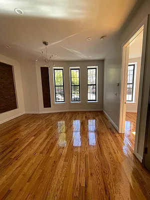 Rented by Greenrock Management | media 25