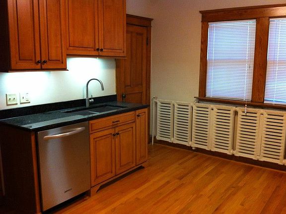 3rd image of 811 Iowa Street # Fl 2nd