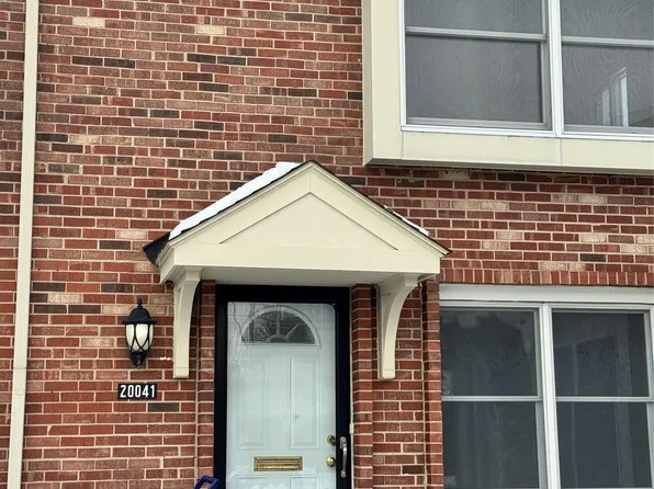 20041 N Great Oaks Cir #317, Clinton Township, MI 48036