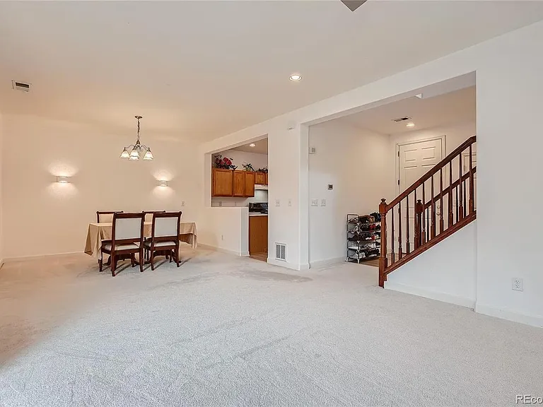 6387 S Xanadu Way — Photo 2