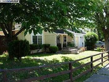 2nd image of 4224 Cobblestone Dr