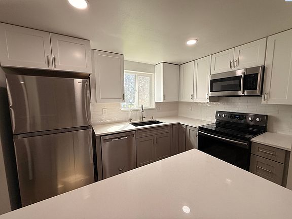 5th image of 509 Crescent Dr