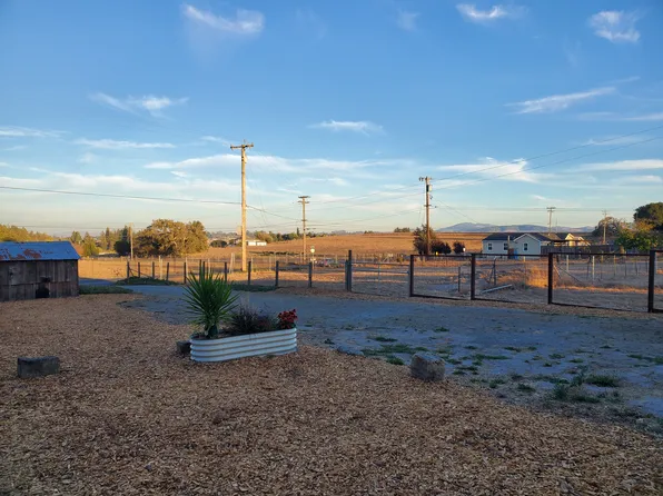 486 Liberty Rd, Petaluma, CA 94952