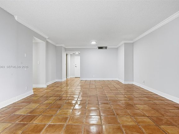 4th image of 2500 Parkview Dr APT 415