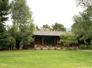 702 Stewart Hill Dr, River Heights, UT 84321