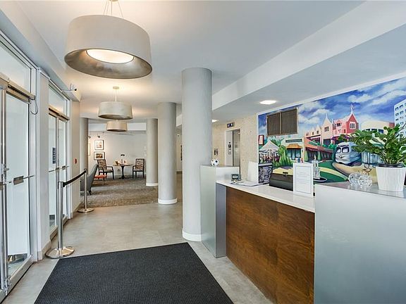 5th image of 333 W Meyer Blvd APT 712