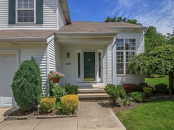 3rd image of 23819 Rushmore Dr