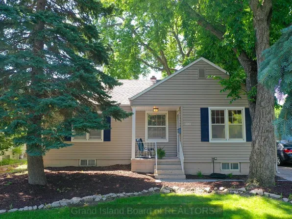 2207 W Division St, Grand Island, NE 68803