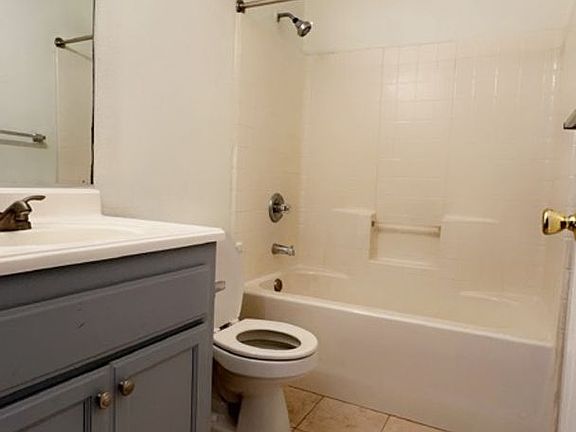 2nd image of 6836 Lorna Ave