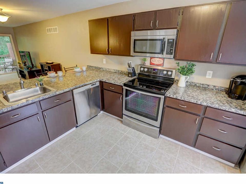 1st image of 134 Valerie Ln