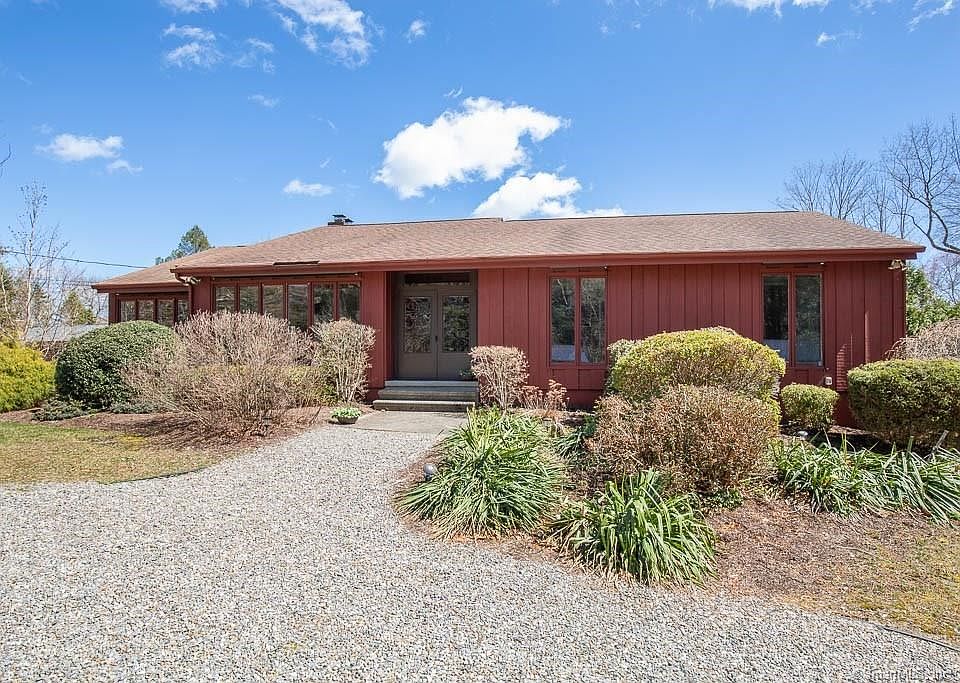 577 Arrowhead Drive, Orange CT