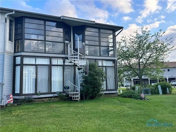 6479 N Harris Harbor Dr, Oak Harbor, OH 43449