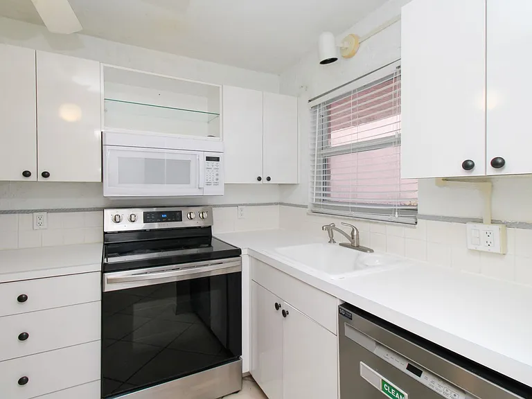 175 Turtle Lake Ct #111 — Photo 6