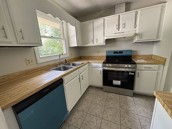 3rd image of 1447 Coe Dairy Rd