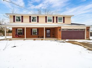 623 Lake Forest Dr, Dayton, OH 45449