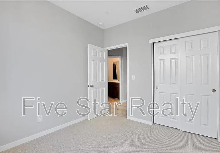 2203 Woodlet St — Photo 12