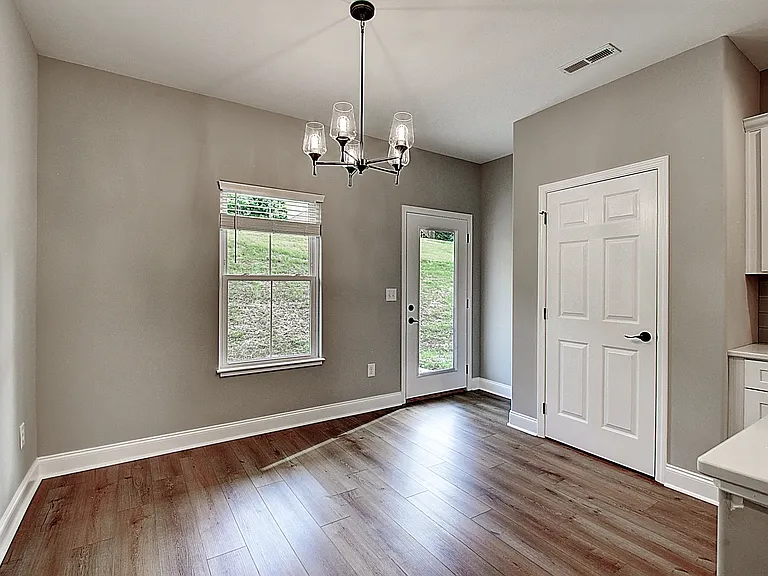 209 University Pkwy #41 — Photo 20