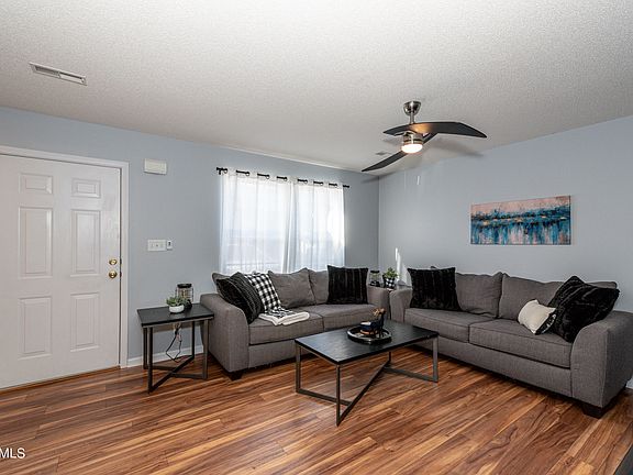 4th image of 4712 Scepter Way