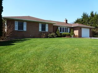 2 Hallmark Dr, Lititz, PA 17543