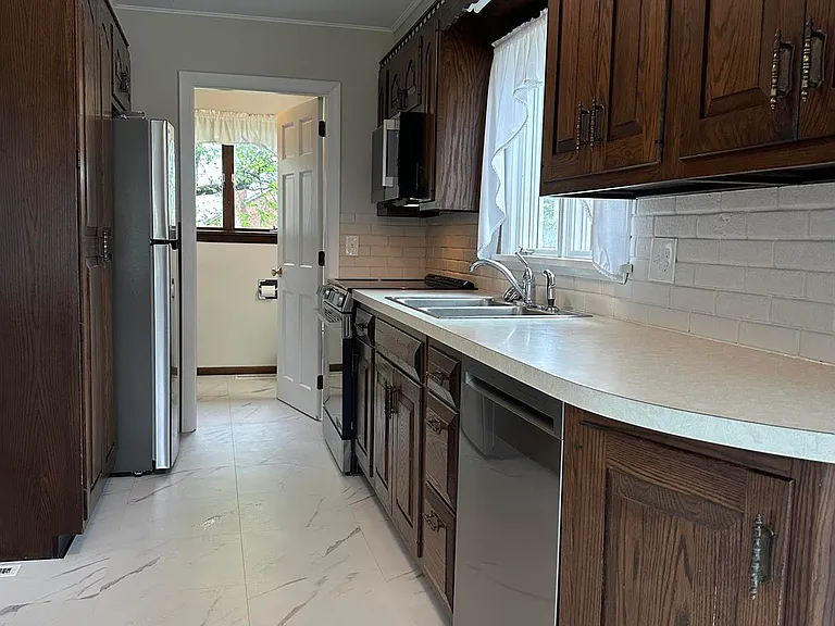 9 Heaphy Ln — Photo 4