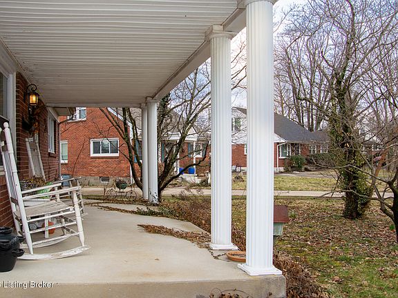 3rd image of 4233 Hillbrook Dr