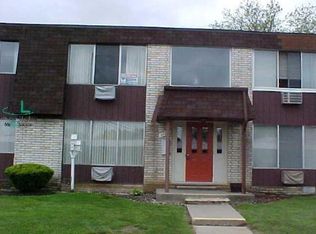 30237 Utica Rd #240-E, Roseville, MI 48066