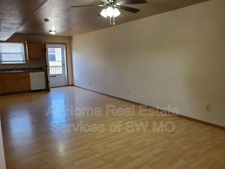 625 W Meadowview Dr #4 — Photo 6