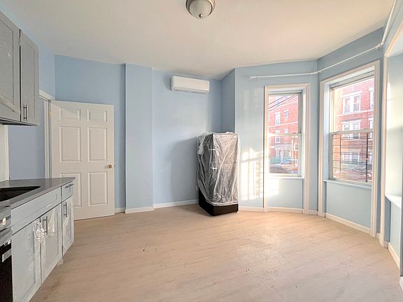 4th image of 14-29 26th Ave #1B