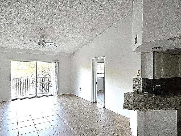 4149 N Haverhill Rd #1619 — Photo 5